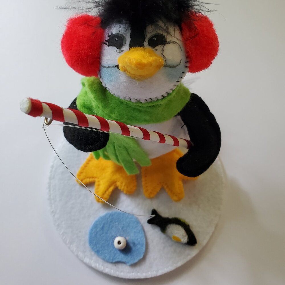 Annalee 2015 Jolly Lolli Ice Fishing Penguin - Picture 2 of 8